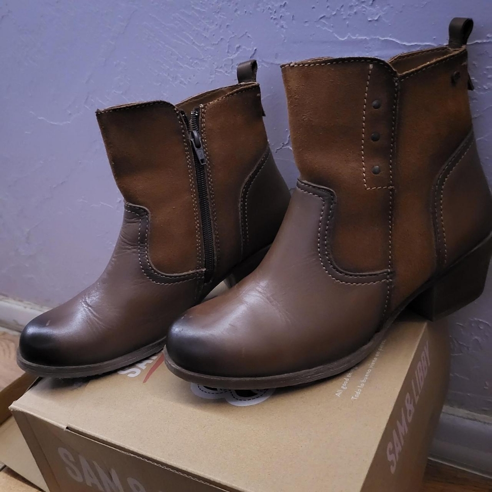 Cowgirl boots <3